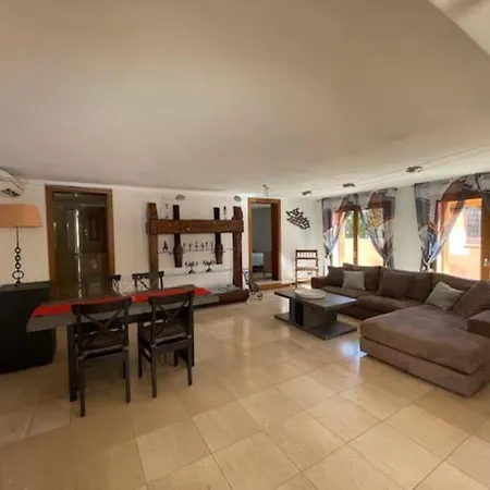 Apartment La Dolce - Confortable T2 En Rez-de-jardin Devant Piscine Saint-Cyr-sur-Mer